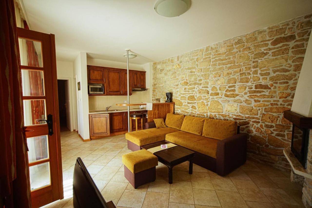 אומאג Apartments Villa Stapo מראה חיצוני תמונה