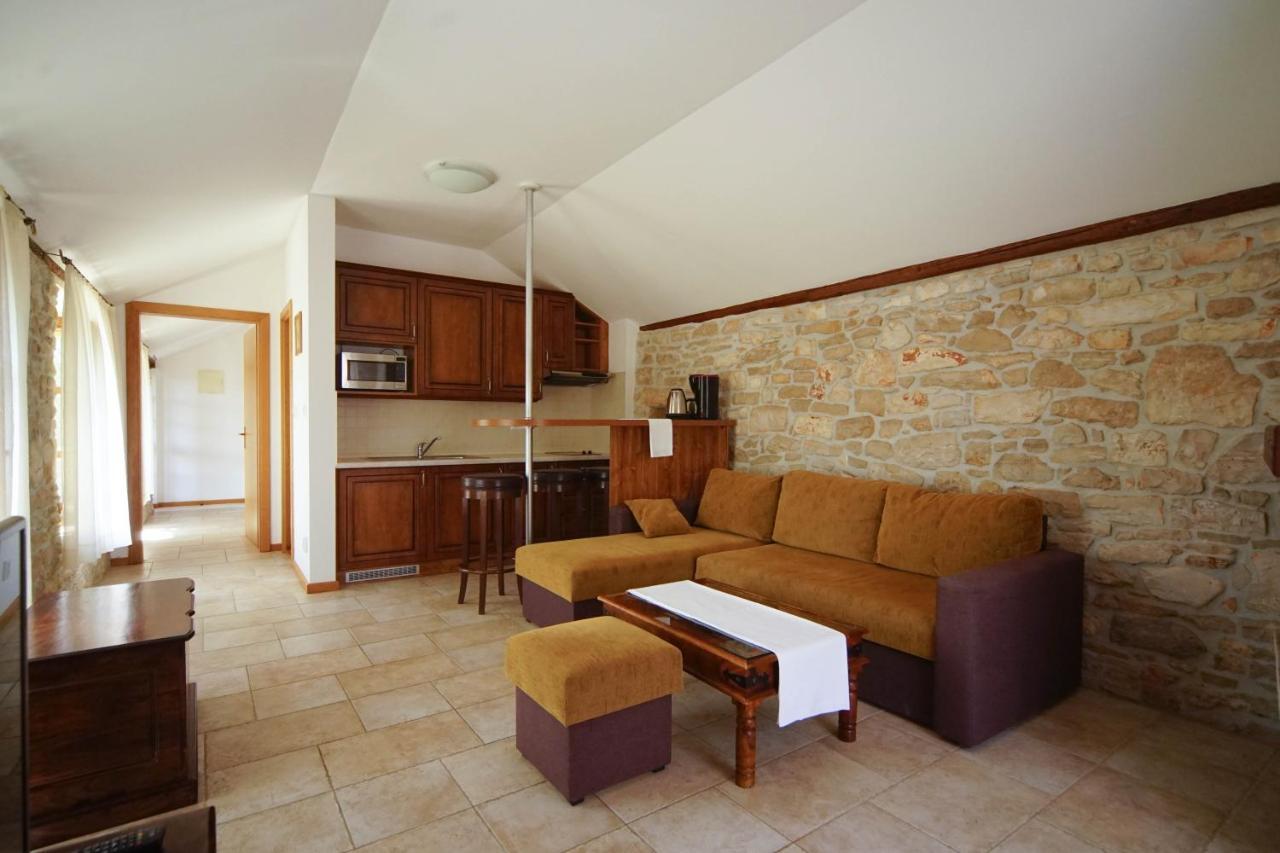 אומאג Apartments Villa Stapo מראה חיצוני תמונה